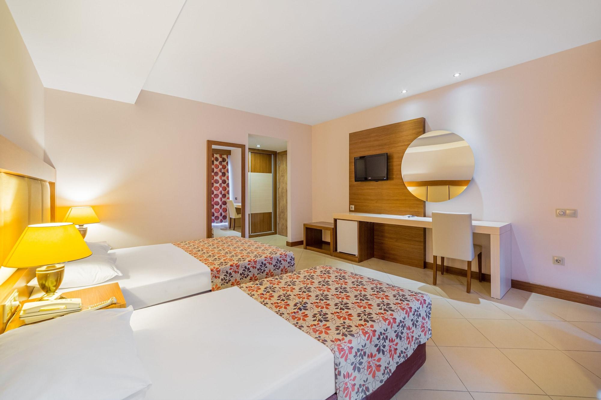Justiniano Club Alanya Hotel โอคูร์จาลาร์ ภายนอก รูปภาพ